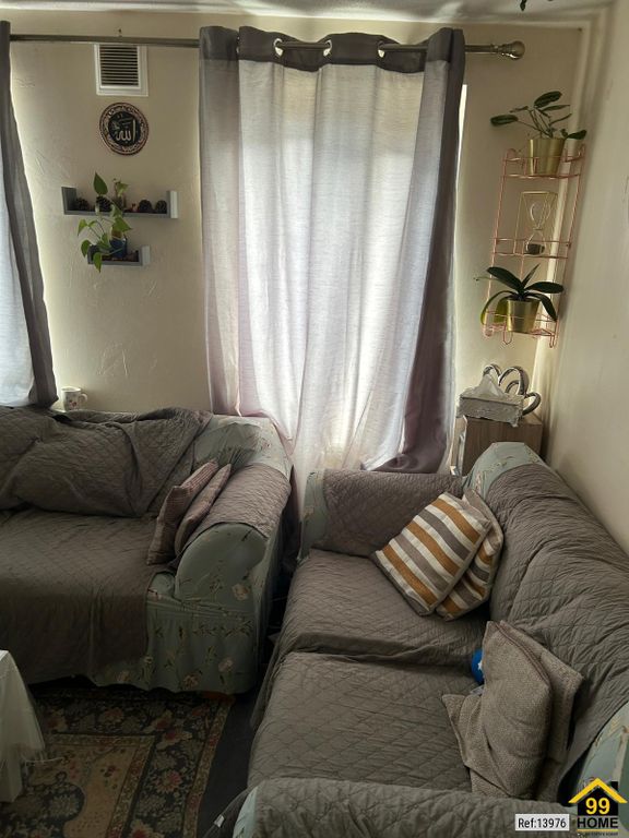 Property photo 3 of 10 Photo 2