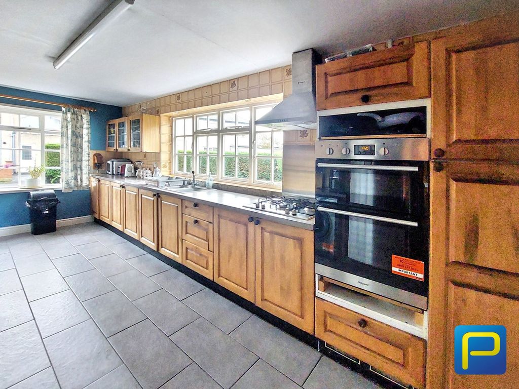 Property photo 3 of 34