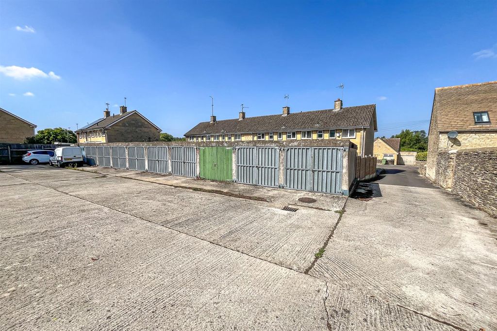 Property photo 2 of 24 Bowling Green Garage Site, Cirencester Gl7 2Dy | F