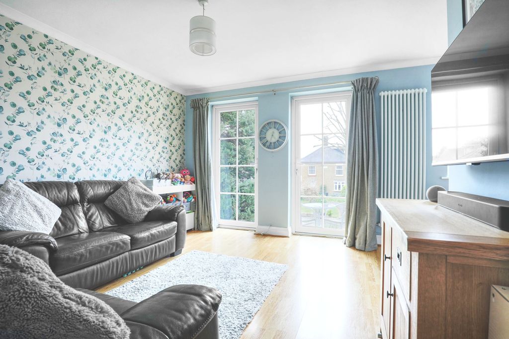 Property photo 3 of 11