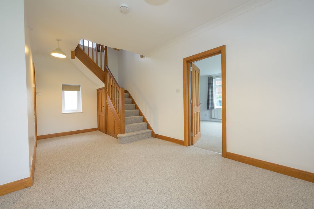 Property photo 3 of 17 Selwyn House-26