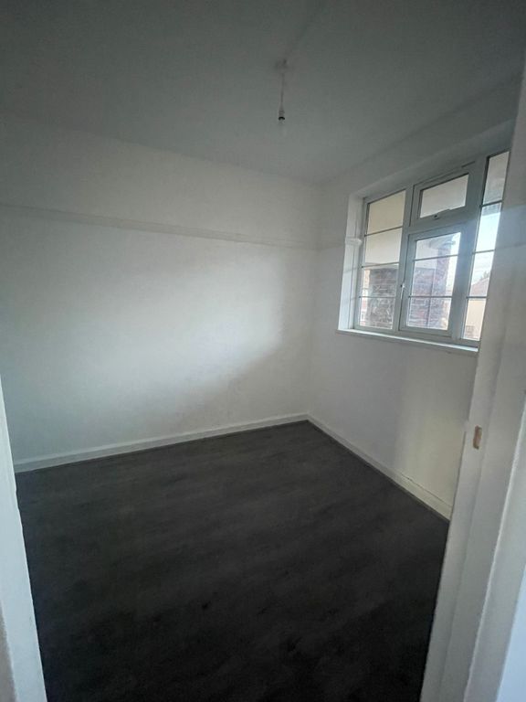 Property photo 1 of 3