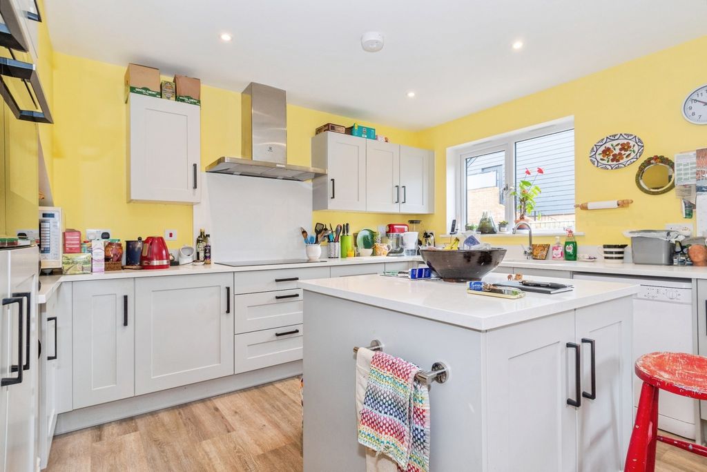 Property photo 3 of 19 Pbox-Img.Jpg