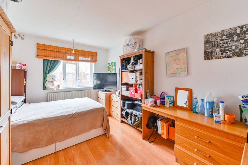 Property photo 3 of 16