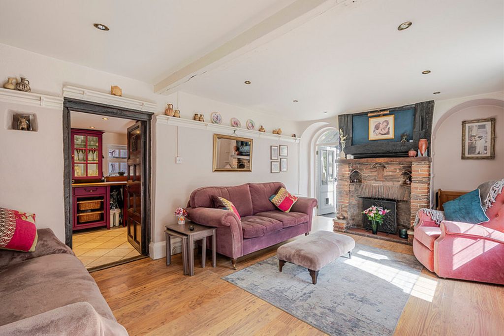 Property photo 2 of 38