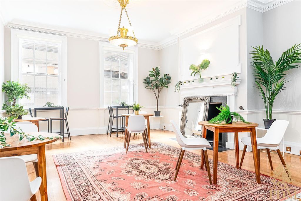 Property photo 2 of 23 64 St James St, Nottingham (1 Of 44).Jpg