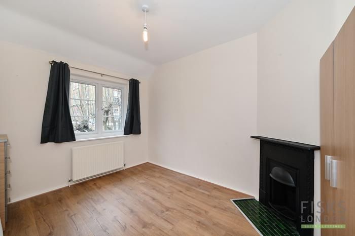 Property photo 3 of 13 88-George-Row (8)-700.Jpg