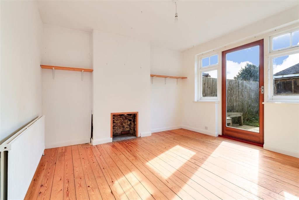 Property photo 3 of 19 Img (5).Jpg