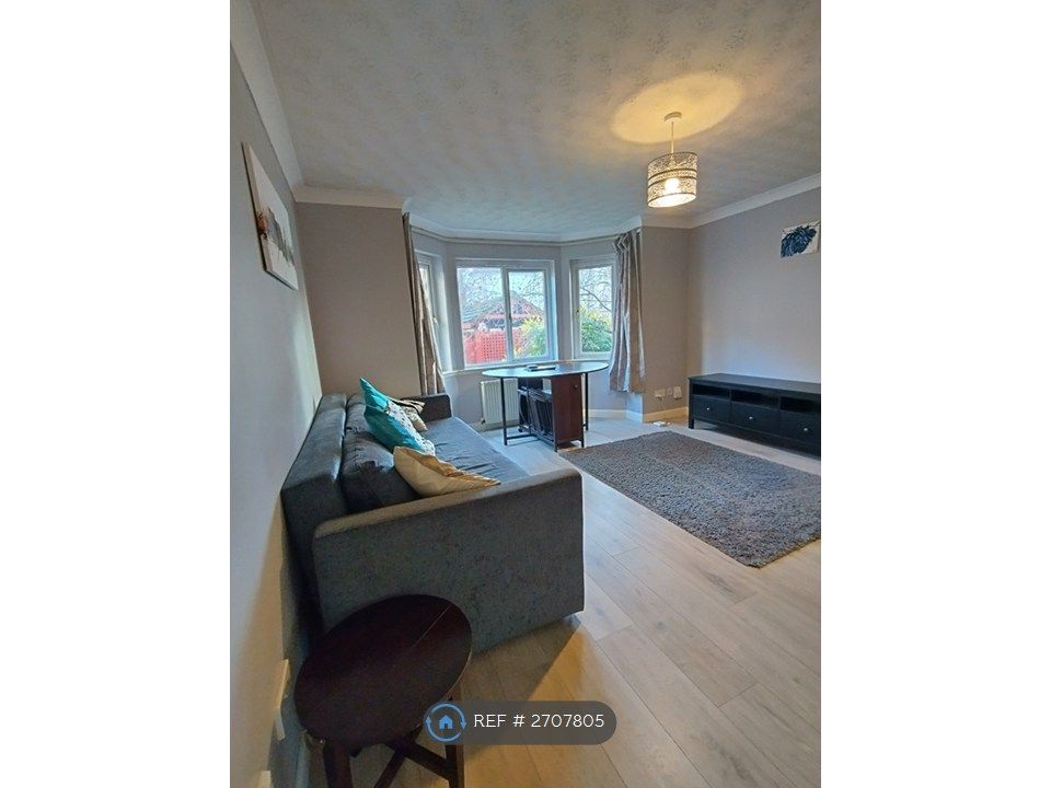 Property photo 1 of 32 Living Room