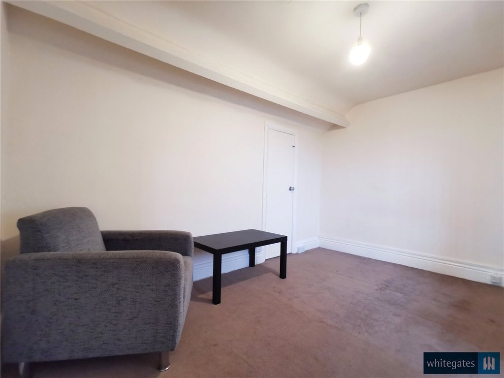 Property photo 3 of 6 Picture No. 12