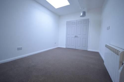 Property photo 3 of 5 .