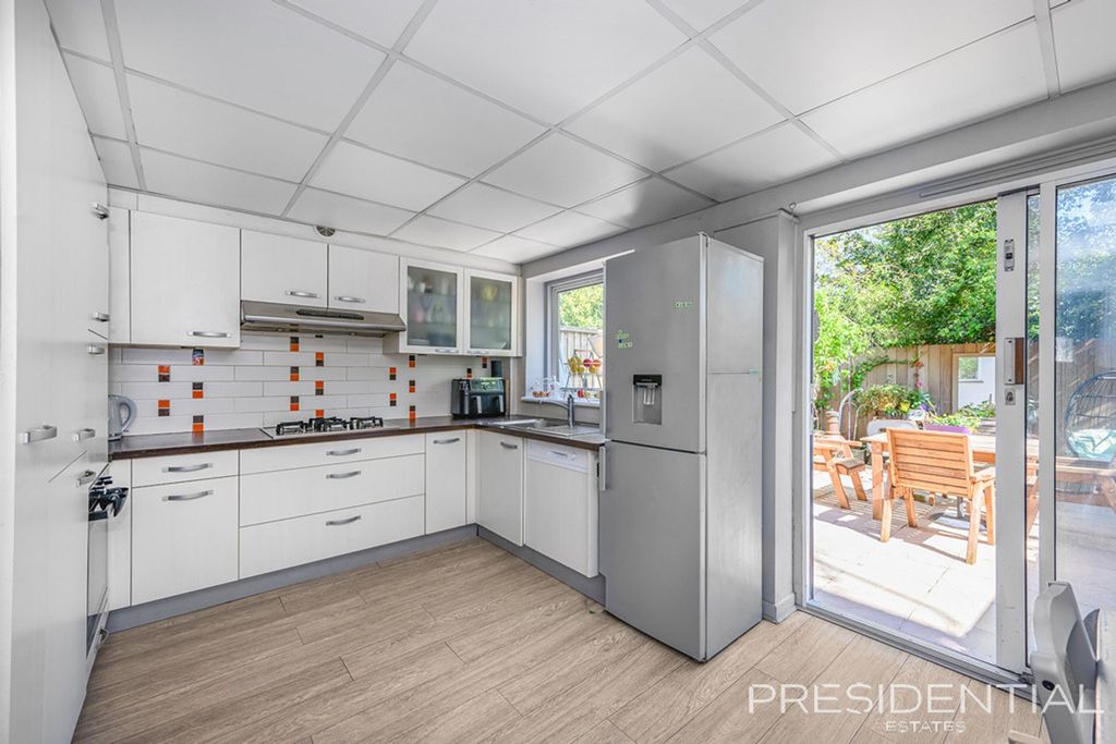 Property photo 3 of 22