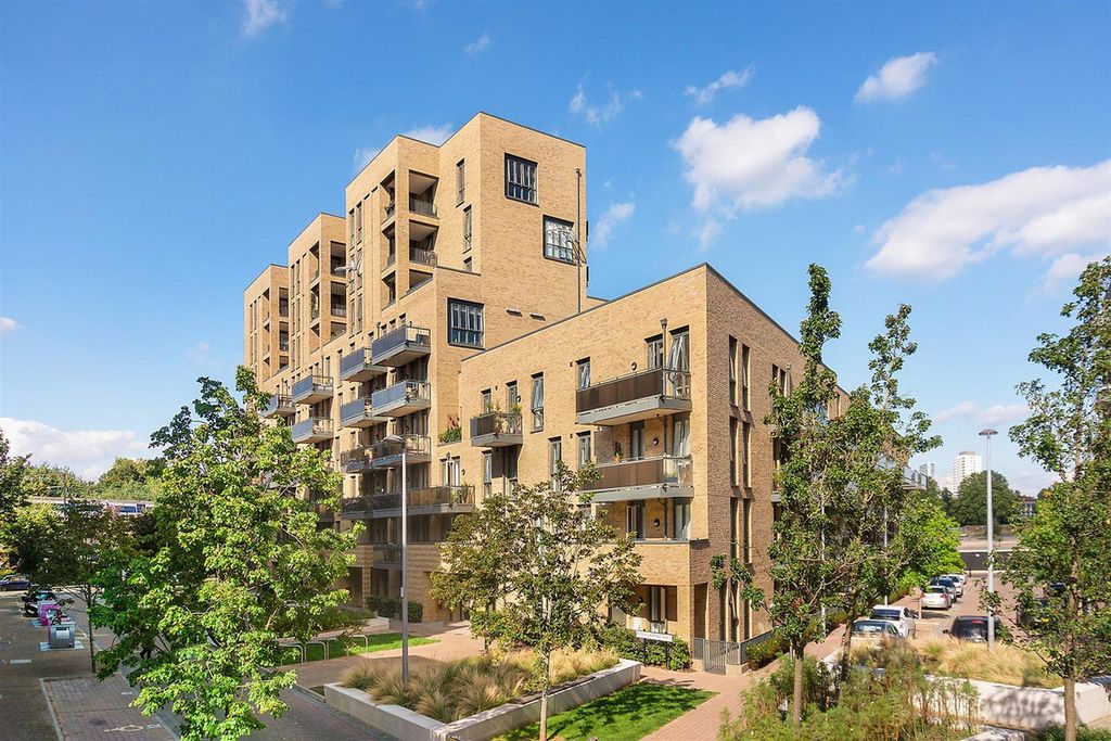 Property photo 3 of 17