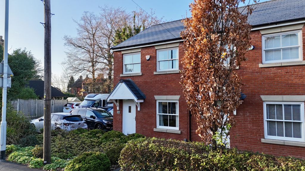 Property photo 1 of 13 3 Bed House For Sale Hulme Hall Road, Cheadle Hulme Sk8