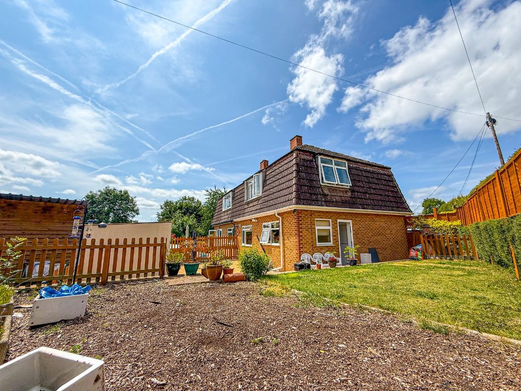 Property photo 2 of 18 3866635