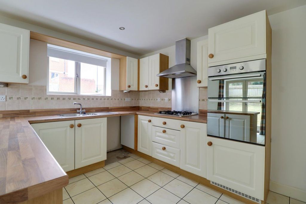 Additional image 7 of 5 bed property to rentCampbell Road, Hereford HR1