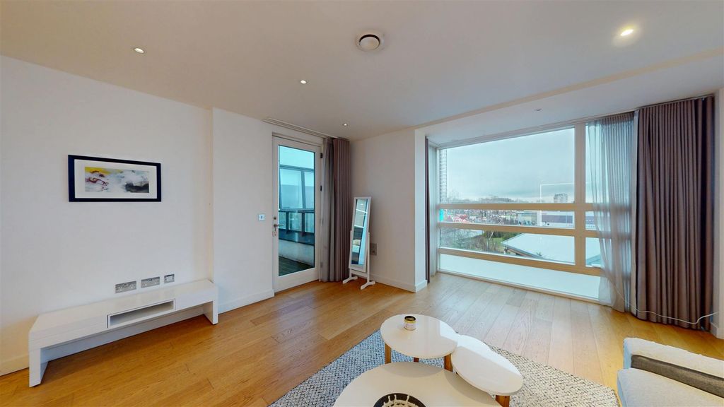 Property photo 1 of 8 22-205-Holland-Park-Avenue-05132026_160950.Jpg