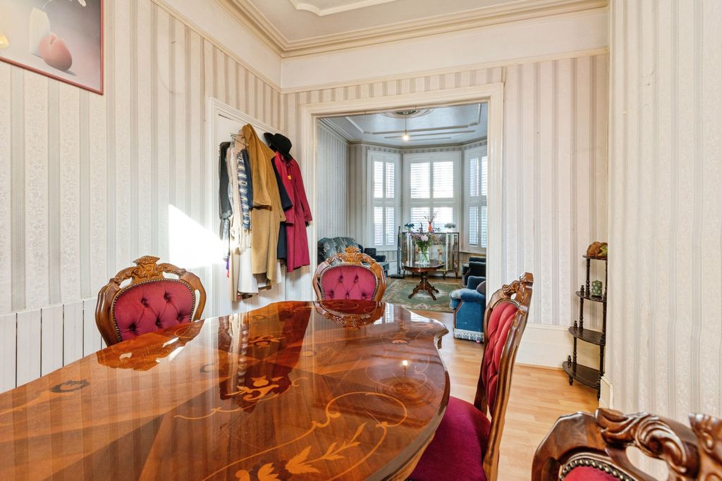 Property photo 3 of 18 Reception Room