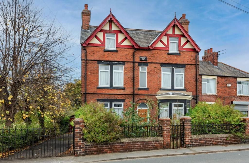 Property photo 2 of 11 Photo 2