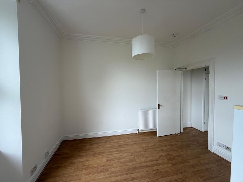 Property photo 2 of 4 Living Room