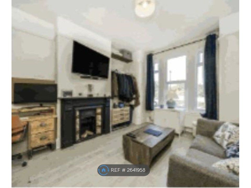 Property photo 3 of 8