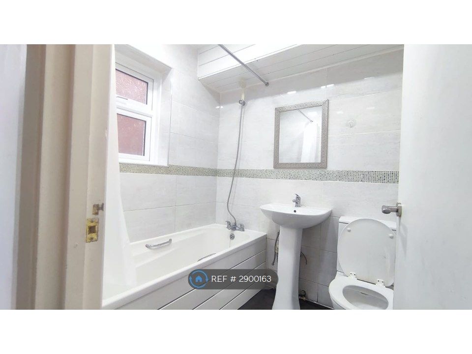 Property photo 3 of 6 Bathroom