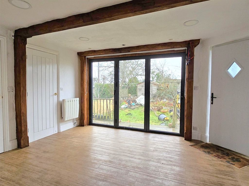 Property photo 3 of 13 Picture No. 12