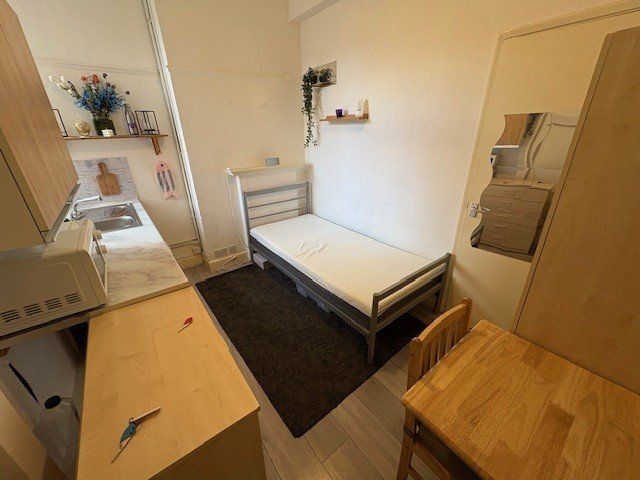 Property photo 1 of 3