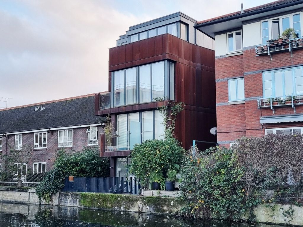 Property photo 1 of 9 Picture No. 14