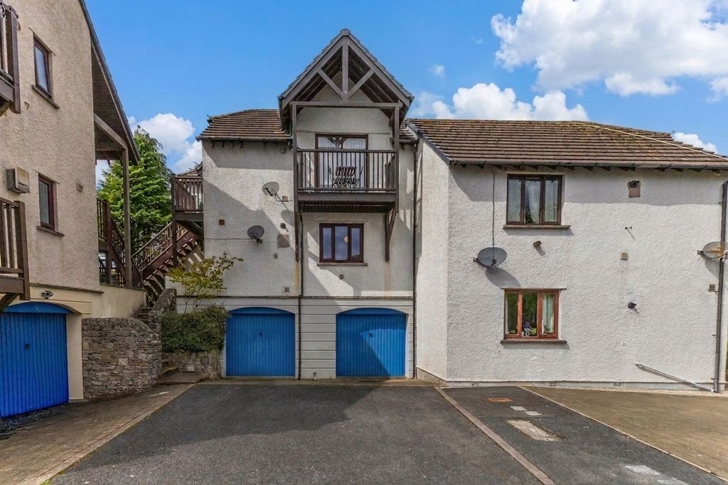 Property photo 1 of 21
