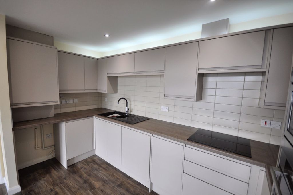 Property photo 3 of 10 Picture No. 05