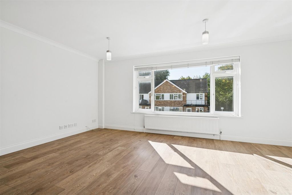 Property photo 3 of 16 45 Oak Hill Reception 1.Jpg