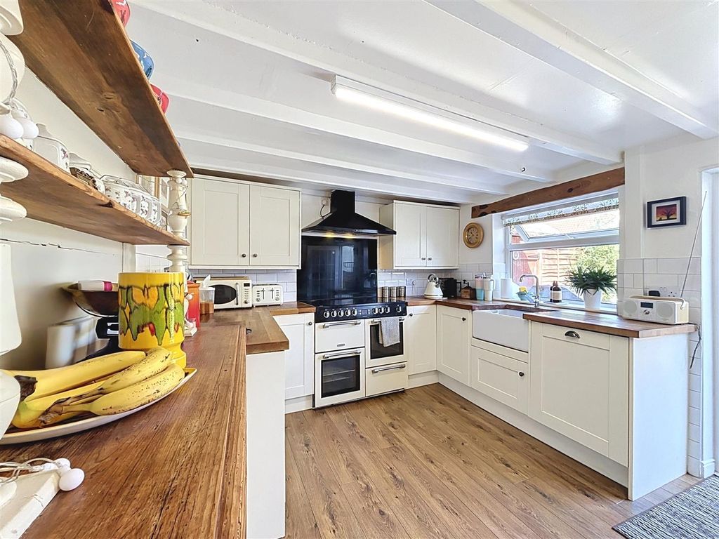 Property photo 3 of 28 Kitchen Diner