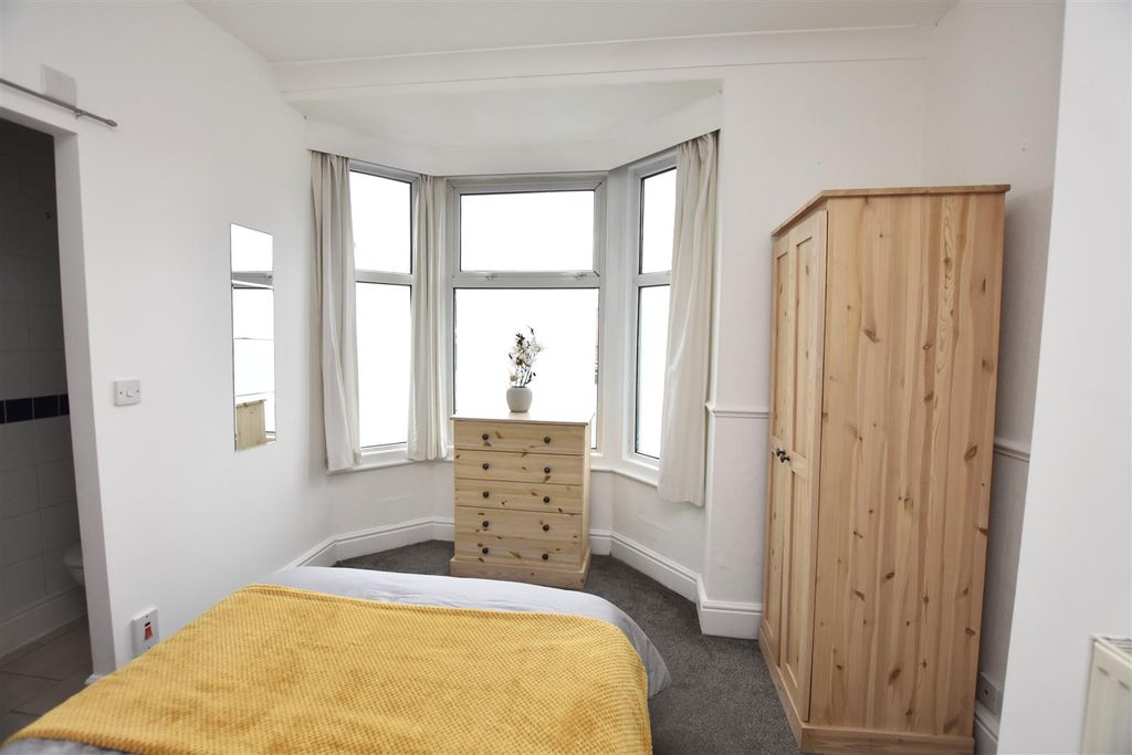 Property photo 3 of 10 Image0003.Jpeg