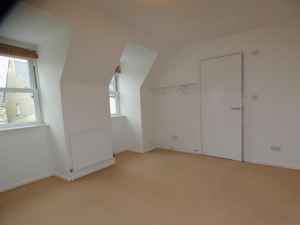 Property photo 2 of 7 Lounge.,.Jpg