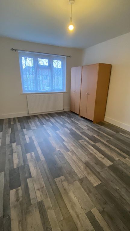 Property photo 2 of 3