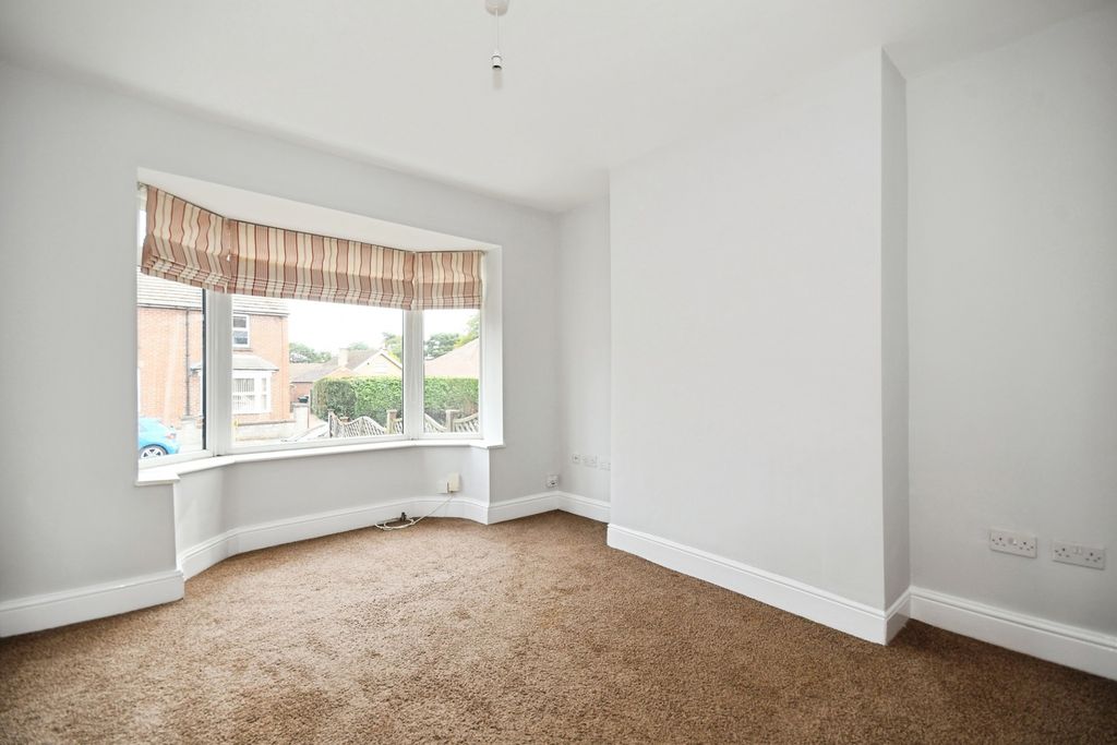 Property photo 3 of 17 Photo