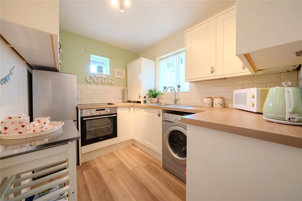 Property photo 3 of 12 Picture No. 02