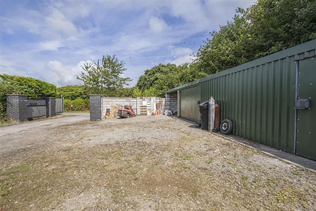 Property photo 2 of 28 44-A7407160.Jpg