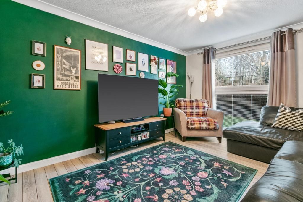 Property photo 2 of 25