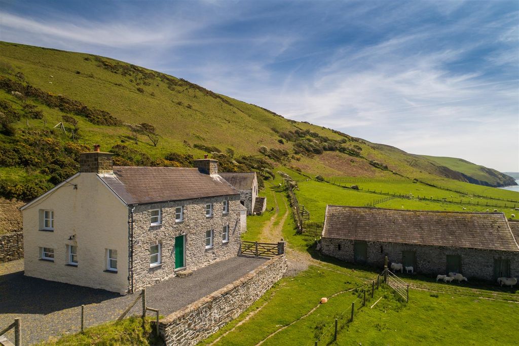 Property photo 3 of 31 Mynachdyrgraig_Km_013 - Fore.Jpg