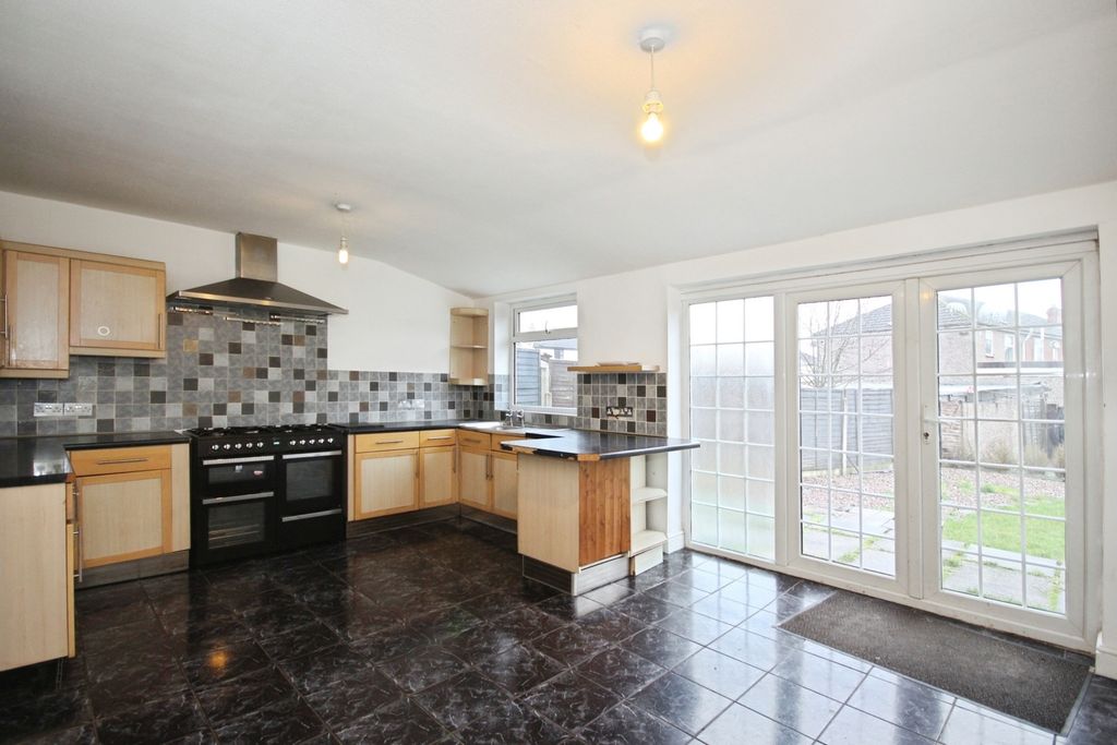 Property photo 2 of 16 Pbox-Img.Jpg