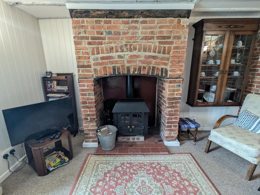 Property photo 1 of 20 Wood Burner.Jpg