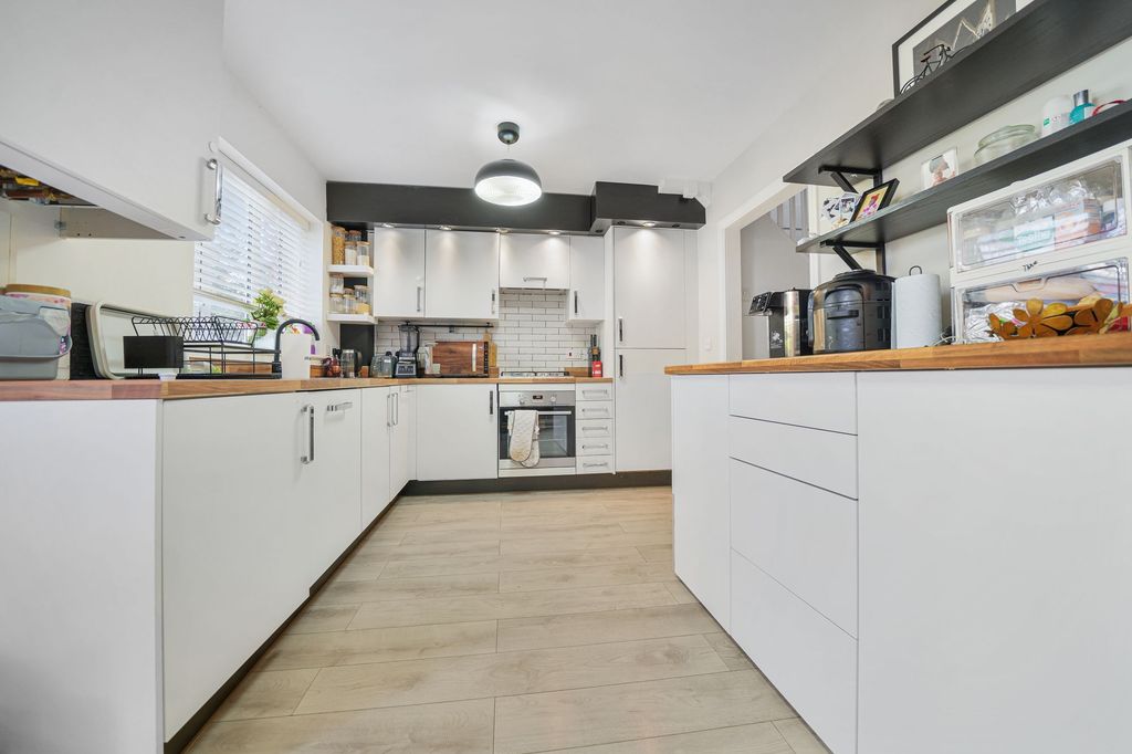 Property photo 2 of 16 70 Holly Blue Drive - Kitchen