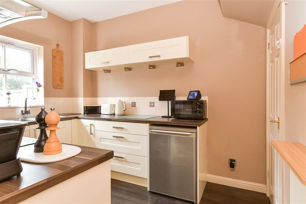 Property photo 2 of 16 Kitchen