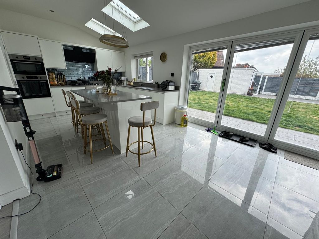 Additional image 5 of 4 bed property to rentOld Birmingham Road, Marlbrook, Bromsgrove B60