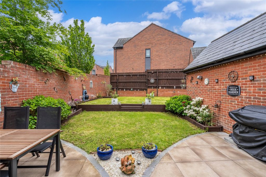 Property photo 2 of 31 Picture No. 20