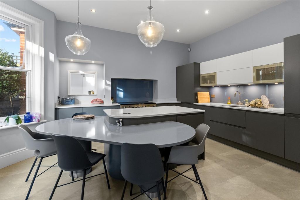 Additional image 10 of 7 bed detached house for saleAshburnham Road, Eastbourne BN21