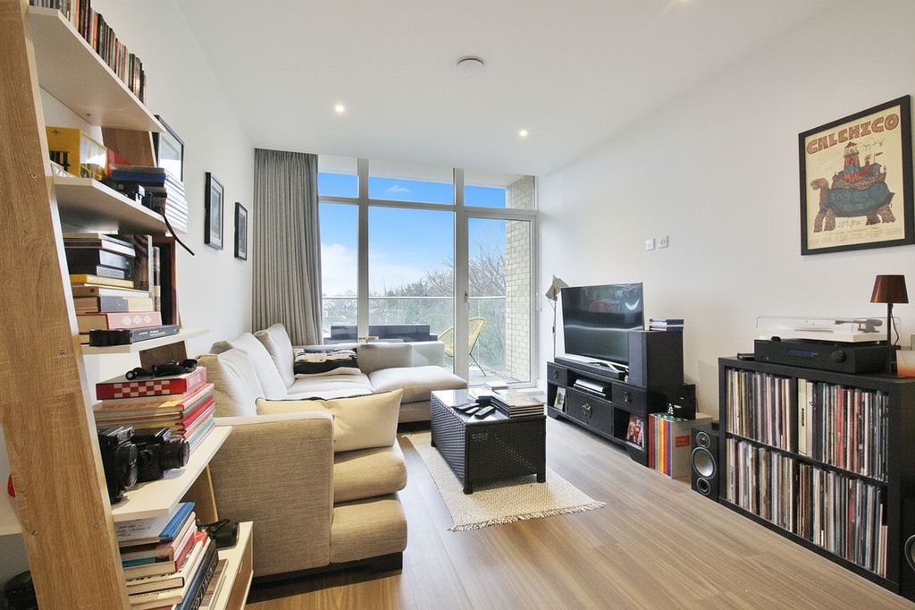 Property photo 1 of 11