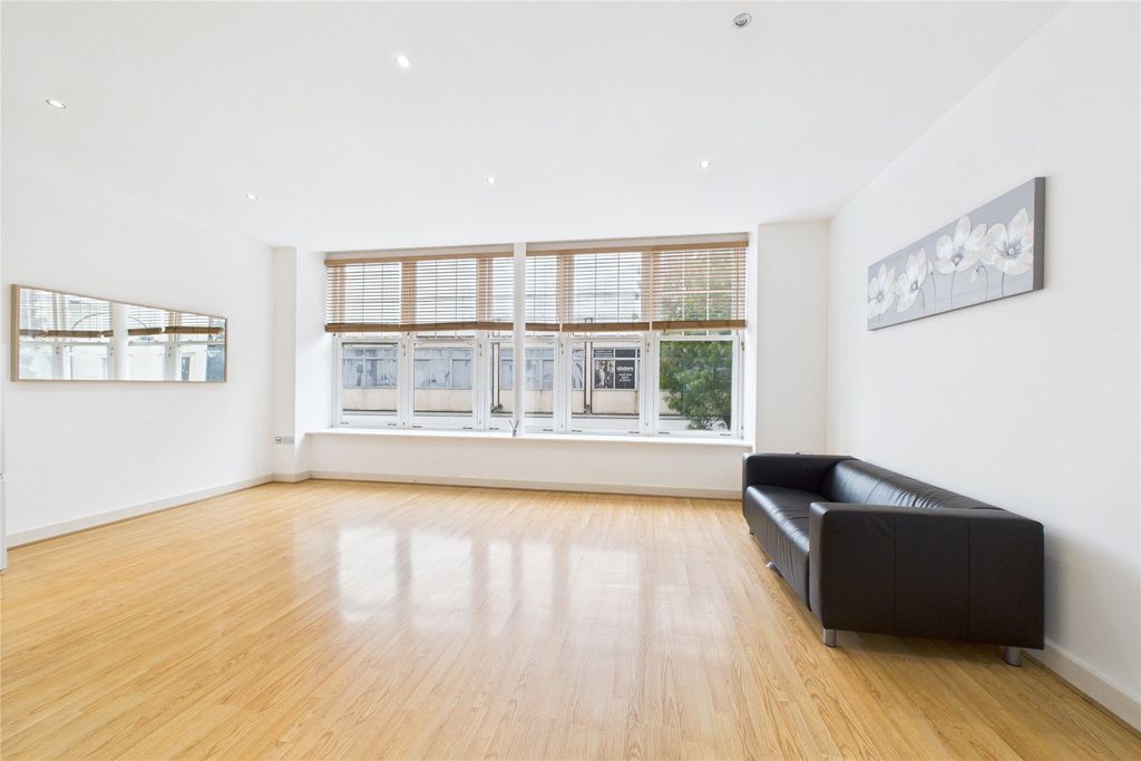 Property photo 3 of 5 Picture No. 03